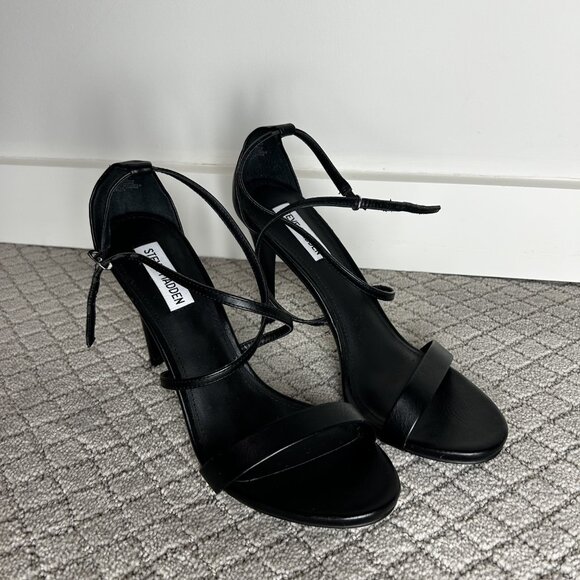 Steve Madden Womens Feliz Patent Ankle Strap Heels Black - Picture 2 of 8